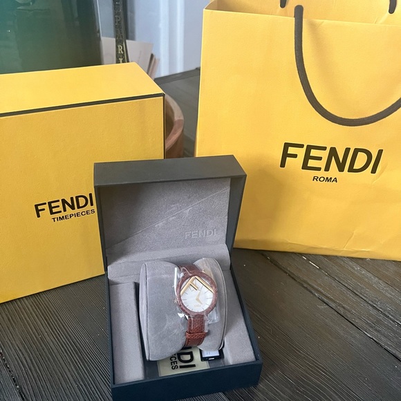 Watches - Picture 3 of 4